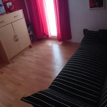 Apartment Vir *