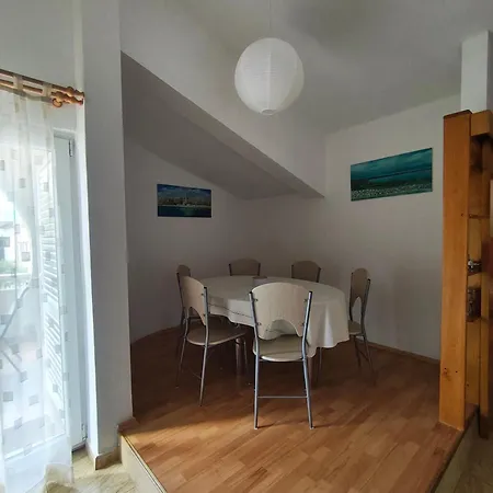Apartment Vir